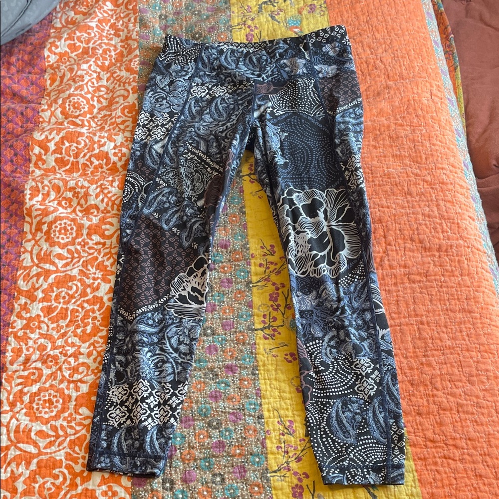 Athleta Blue and Black Patterned Leggings